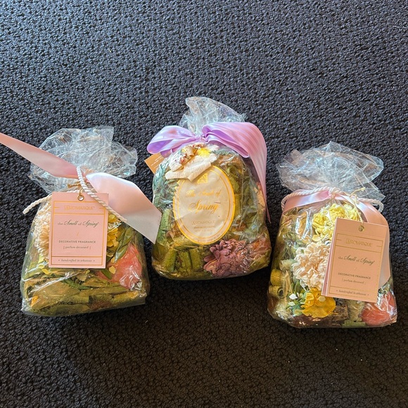 Aromatique " Smell of Spring 💐 " Potpourri - Picture 1 of 3